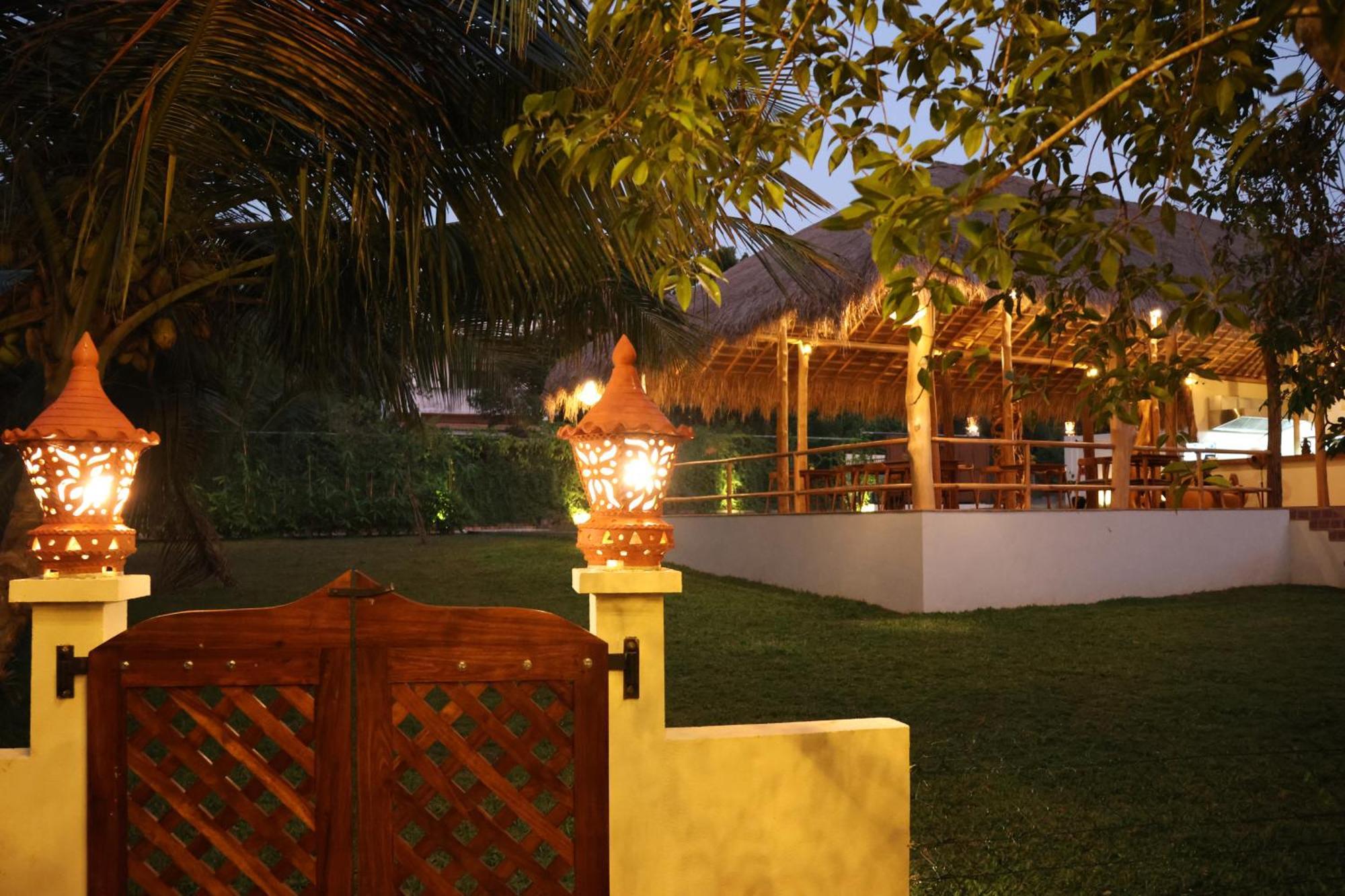 Omkara Rekawa Hotel Тангале Екстериор снимка