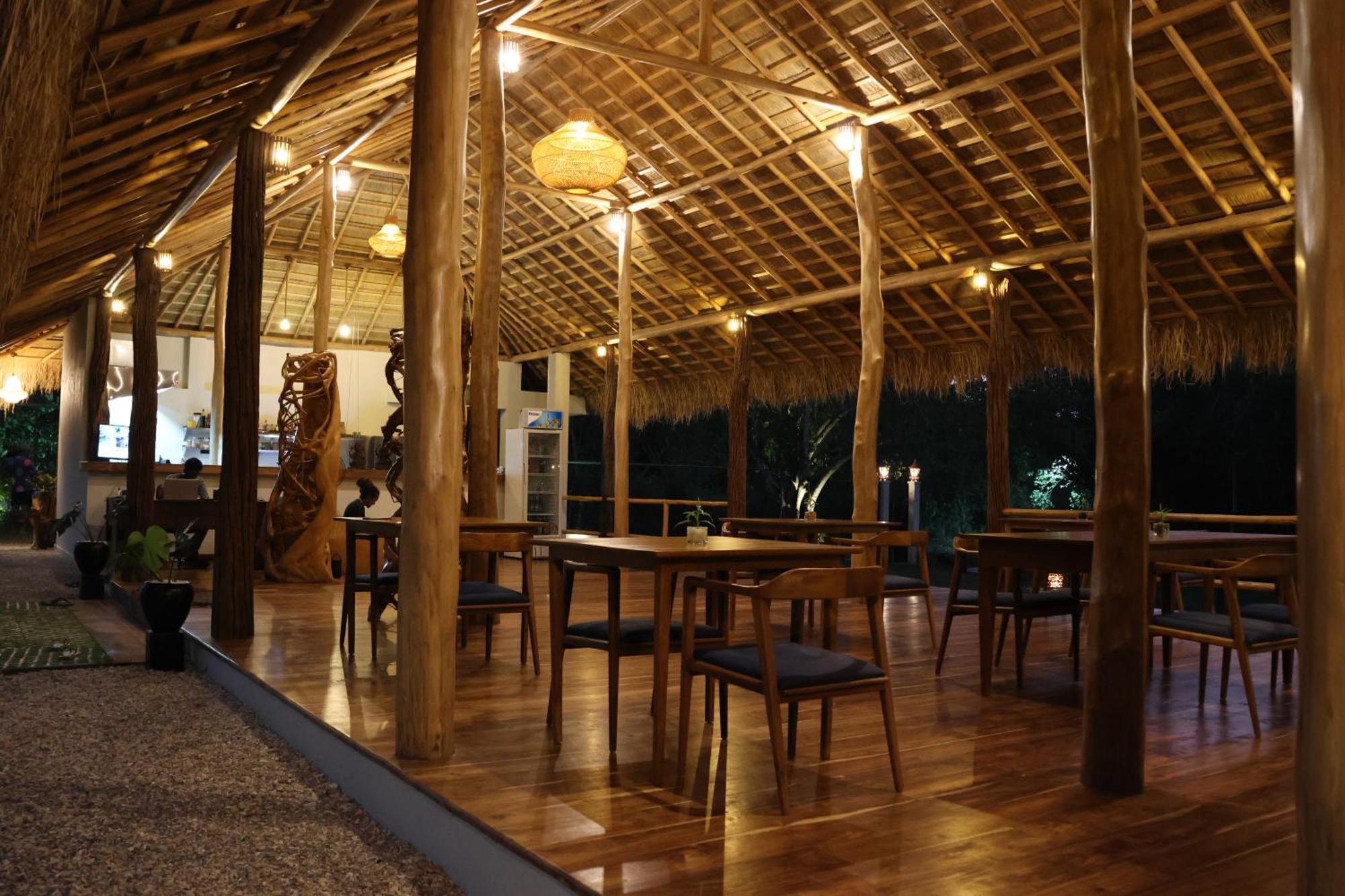 Omkara Rekawa Hotel Тангале Екстериор снимка