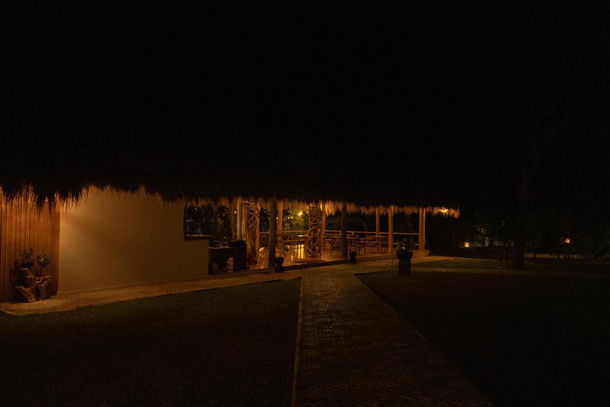 Omkara Rekawa Hotel Тангале Екстериор снимка