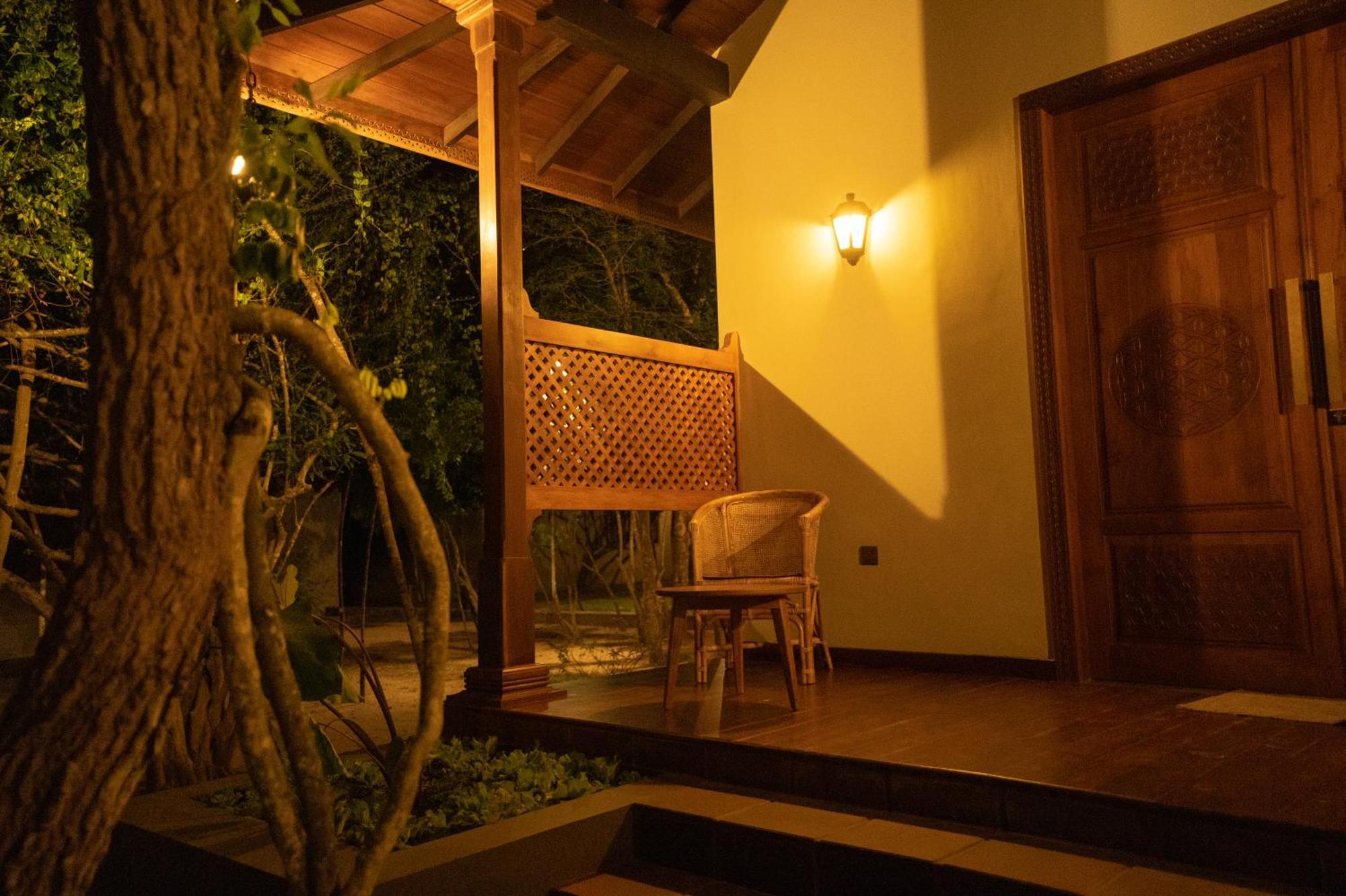 Omkara Rekawa Hotel Тангале Екстериор снимка