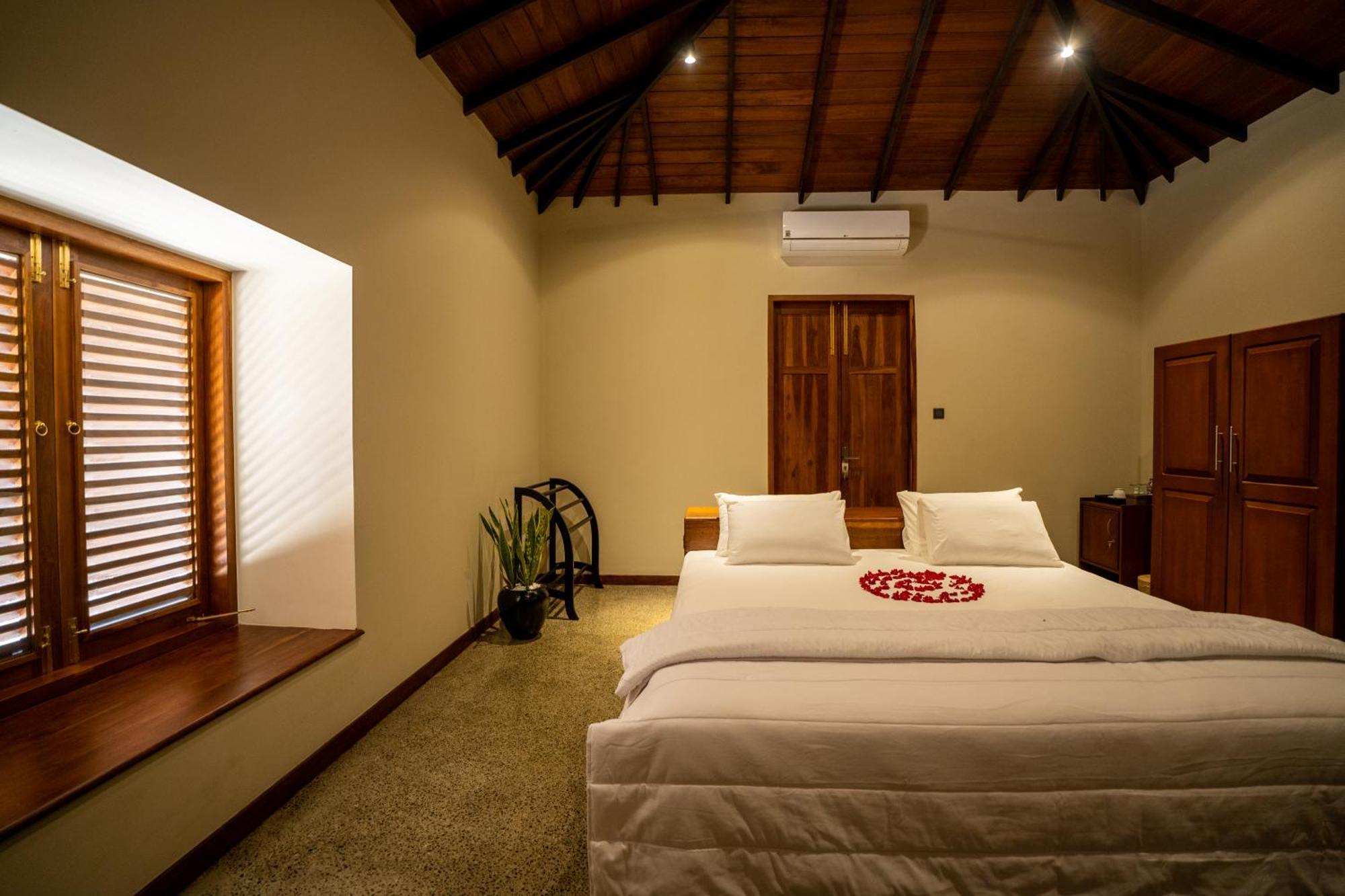 Omkara Rekawa Hotel Тангале Екстериор снимка