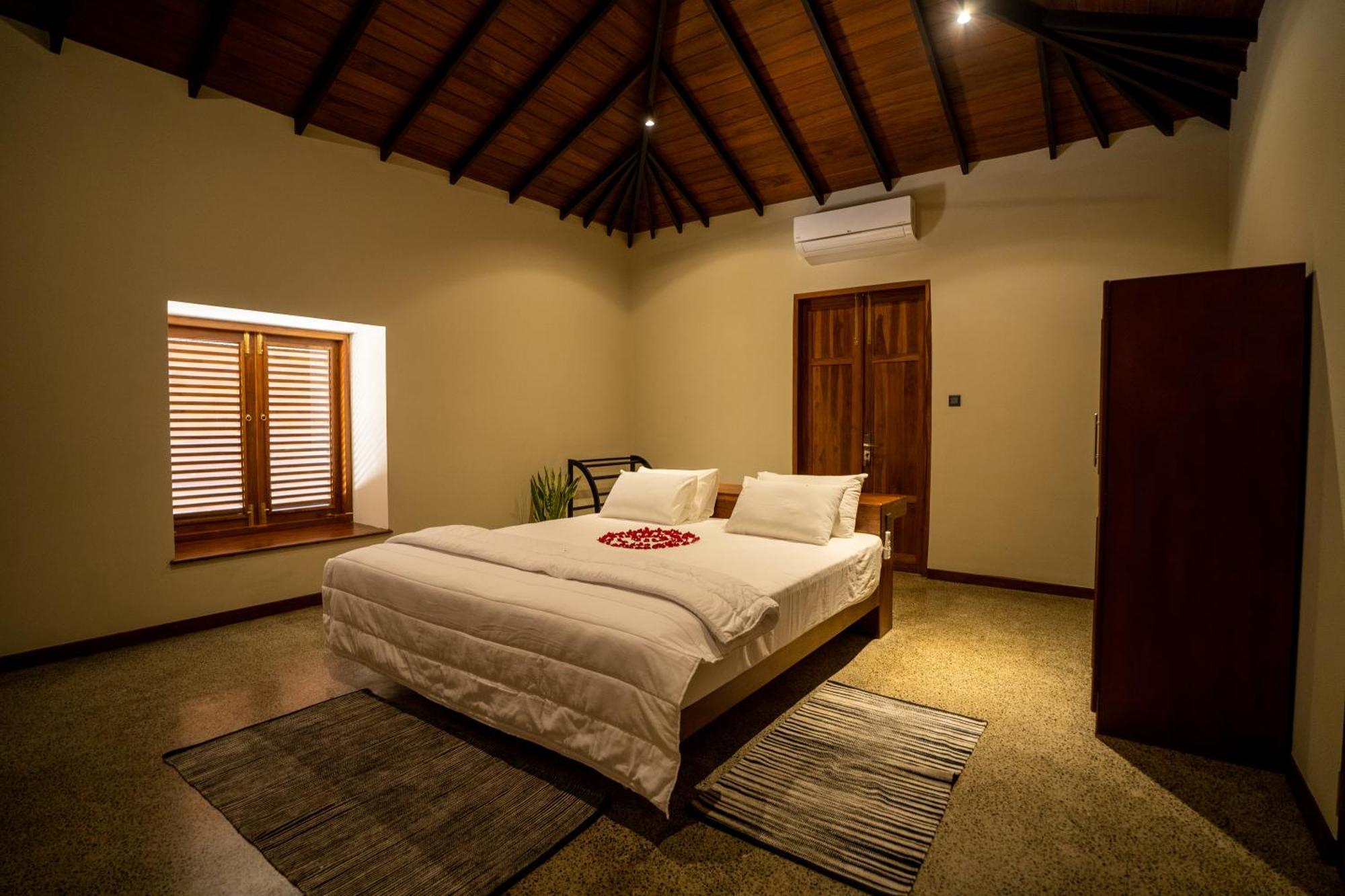 Omkara Rekawa Hotel Тангале Екстериор снимка